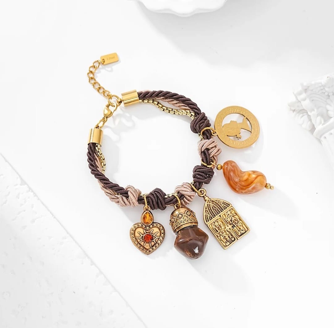 B3141F28-3450-4A75-A717-850F707993C6 Bracelet Charme marron doré – Acier inoxydable – Image 1