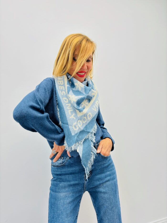 Écharpe triangle – 100% viscose – Image 1