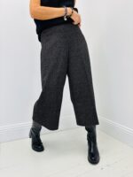 Bermuda Chic en maille fluide – Élégance décontractée signé EMA BLUES