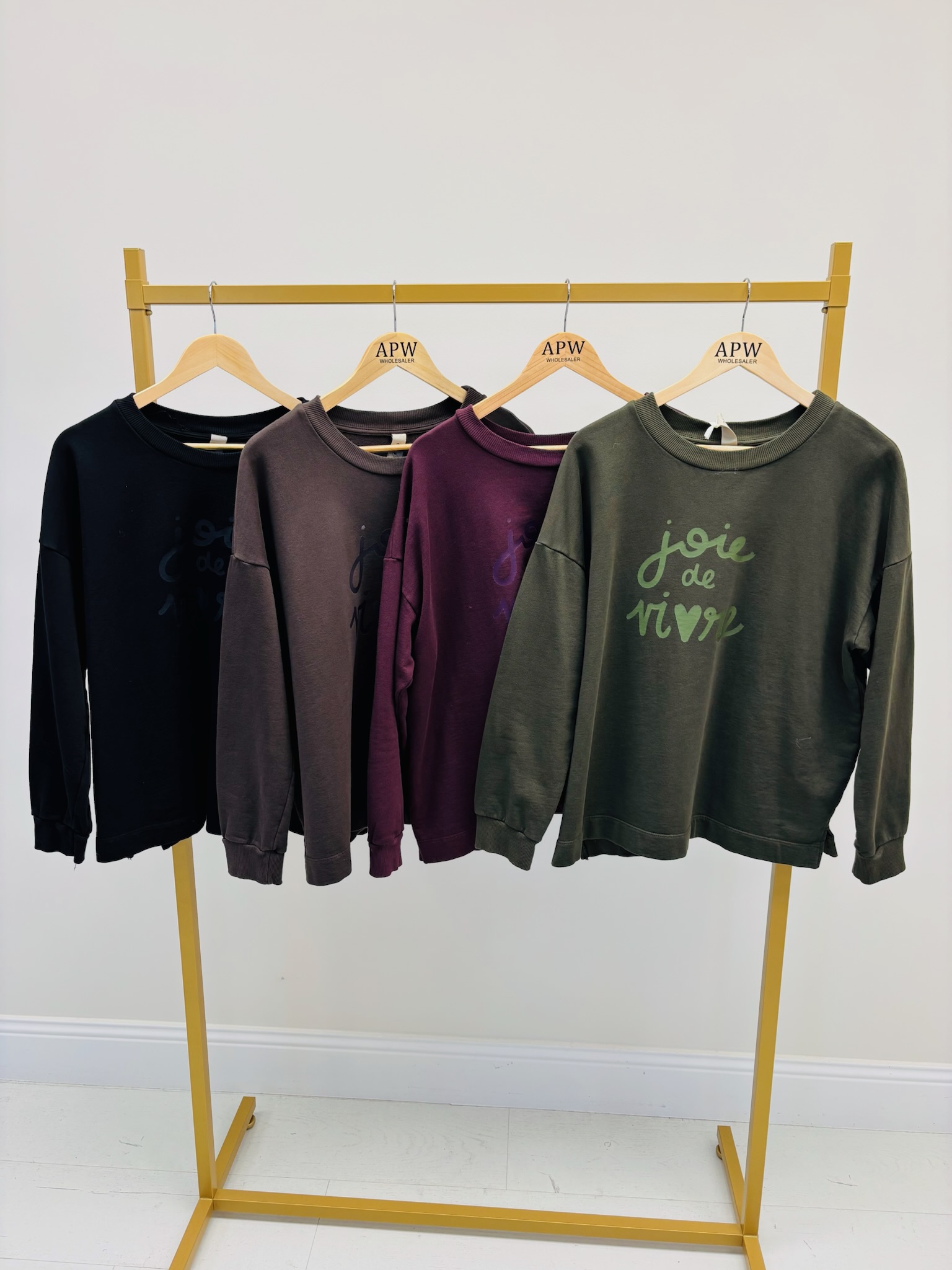 B7602832-5C7B-47C8-BD1C-F729BB840BFB Pull Sweat 100 % coton “Joie de vivre” – Image 2