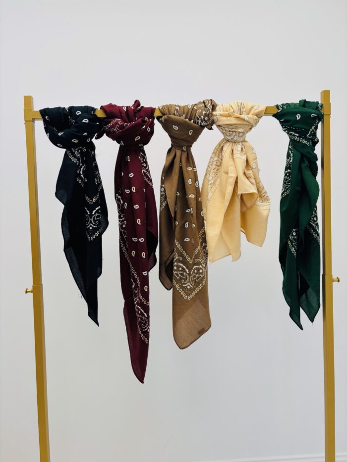 Carré motif Bandana – Accessoire tendance – Image 2
