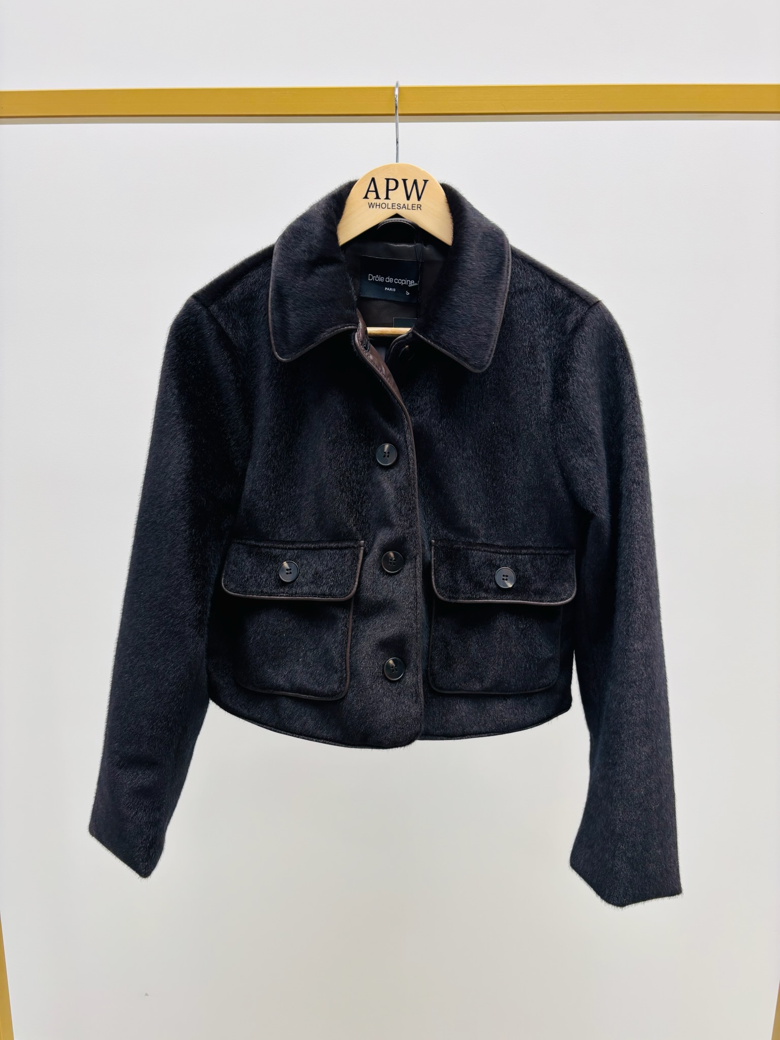 BADF1CF6-FB37-4217-8EEA-512C5C2ABCED Veste Fausse Fourrure matière Végane – Image 2