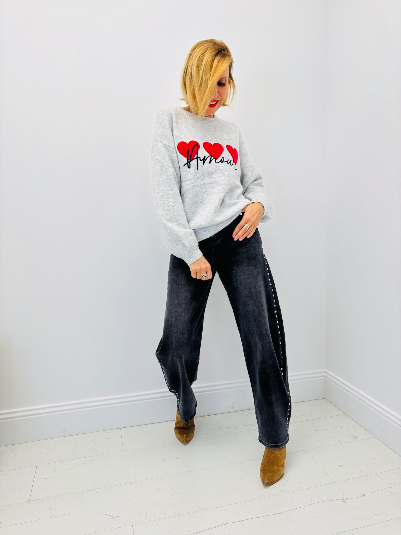 BDB12CD8-66BF-4C01-8F44-D797937636AE Jean Coupe Barrel cloutée – Image 2