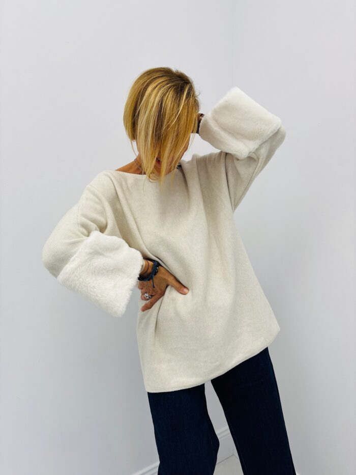 Pull doux en viscose – manches effet fausse fourrure – Marque VALENTYNE – Image 4