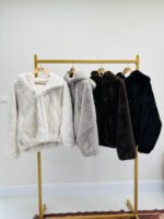 Veste à Capuche en fausse fourrure – Image 2