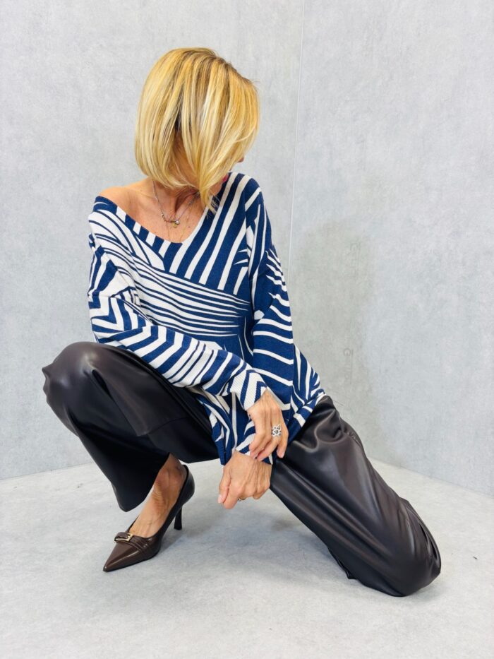 Pull Imprimé Graphique – Maille fluide et style moderne – Image 1