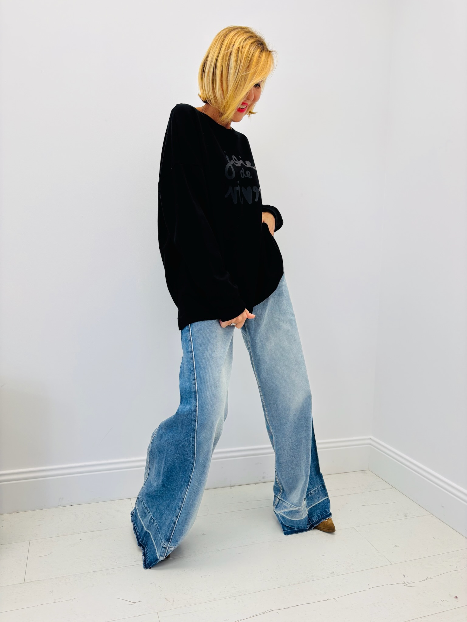 DB8BA8A1-E282-4F6D-A304-F258BCFF9474 Pull Sweat 100 % coton “Joie de vivre” – Image 3