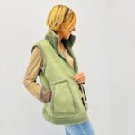 Veste Sans Manches réversible effet mouton – modèle par FREDA