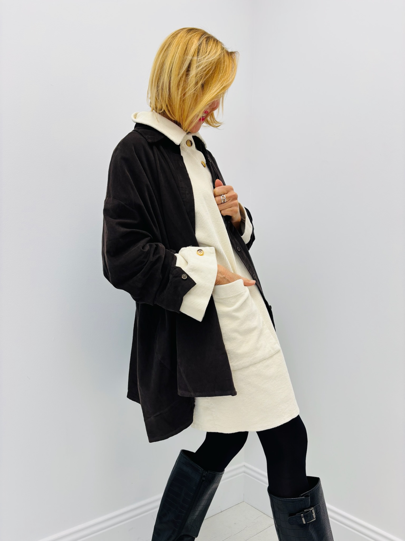 E8B7CDB3-C83B-4607-AAB5-8A7A44C9C42B Chemise / Surchemise en velours côtelé – 🇮🇹 Fabrication italienne – Image 1