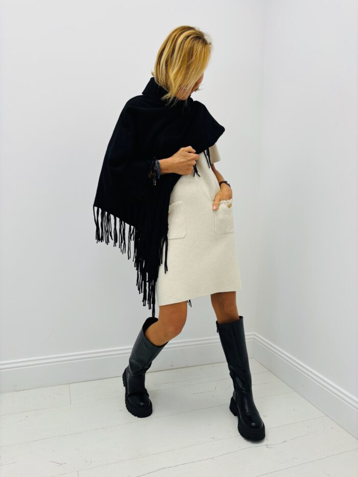Poncho en Viscose à Franges – Marque VALENTYNE – Image 11