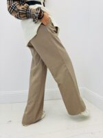 Pantalon à Pinces Fluide – Élégance décontractée