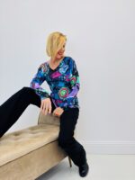 Pull Imprimé Artistique Multicolore – Explosion de couleur et style affirmé