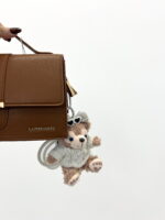 Porte-clés Peluche singe fashion – Détail adorable et tendance – Image 3