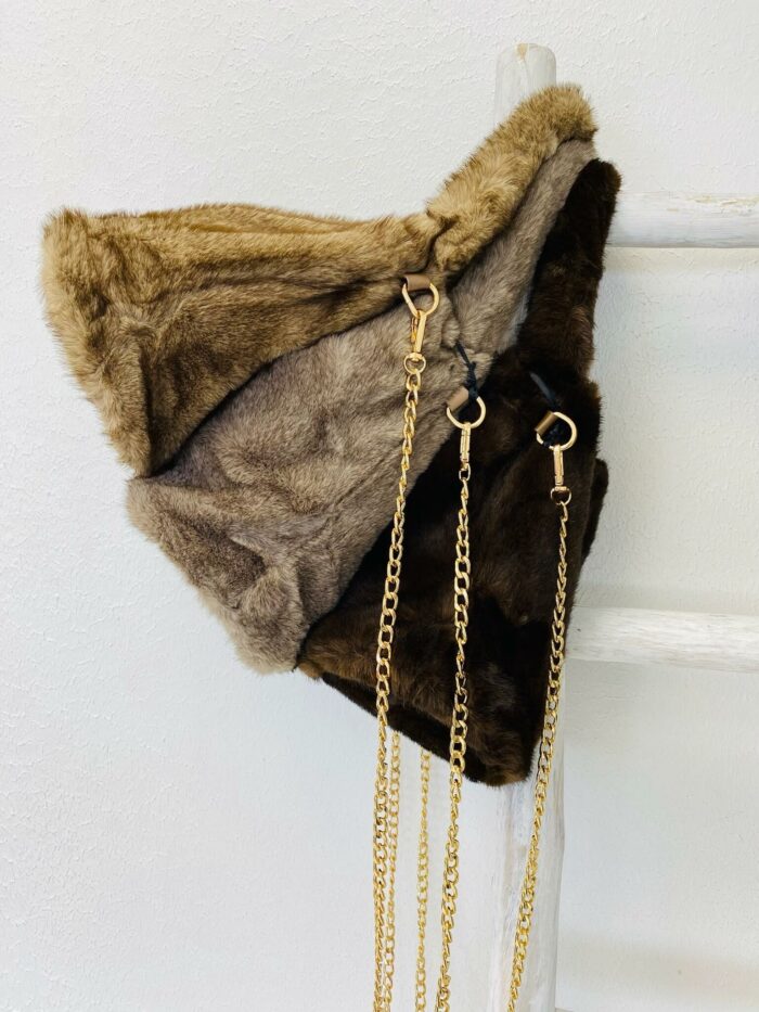 Sac Effet Fausse Fourrure avec chaîne dorée – Image 2