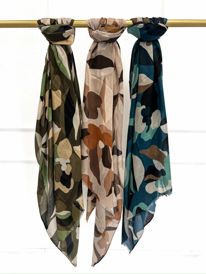 Écharpe Légère Imprimé Camouflage Revisité – Image 1