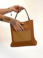 Sac Cabas Bicolore en cuir grainé – Élégance intemporelle – Image 4