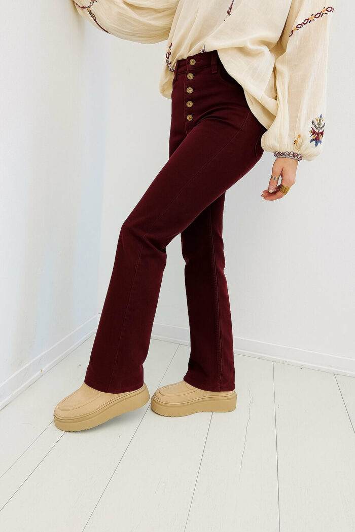 Jean Flared Taille Haute à boutons décoratifs – Image 9