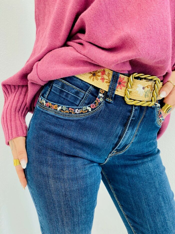 Jean Slim taille Haute avec broderies florales et ceinture tissée – Image 2
