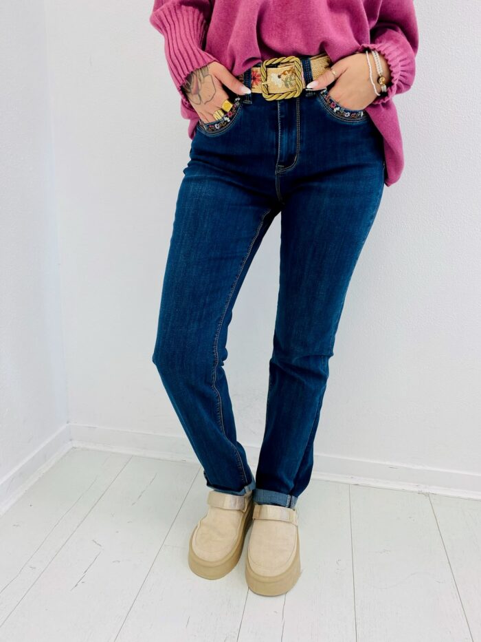Jean Slim taille Haute avec broderies florales et ceinture tissée – Image 1