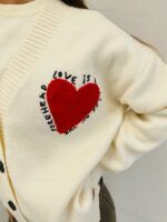 Gilet en Maille avec motif cœur et inscription – Image 7
